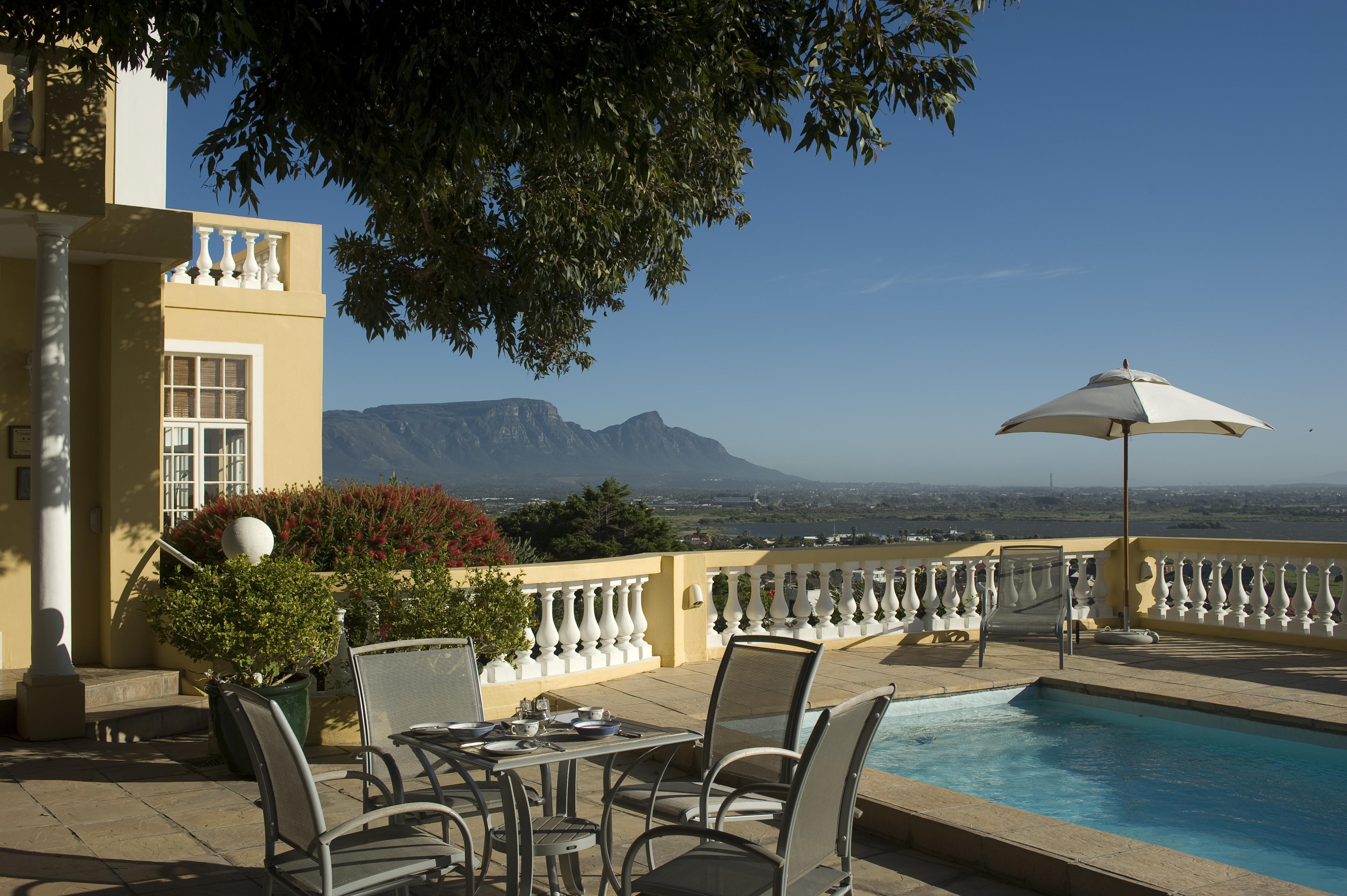 Colona Castle Hotel Lakeside Exterior foto
